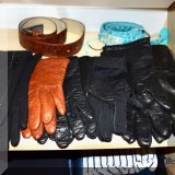 H11. Ladies' gloves. 